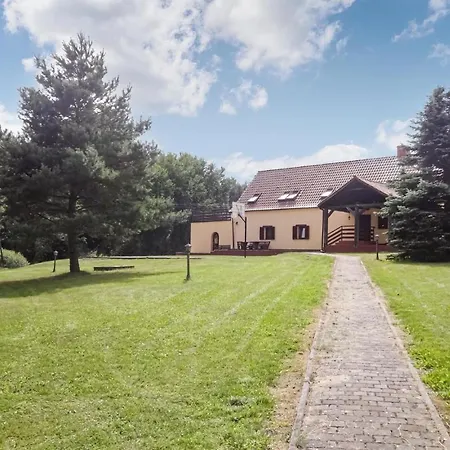 Beautiful Home In Nowe Worowo With Kitchen Holiday home *