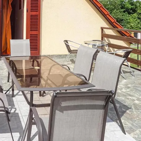 Beautiful Home In Nowe Worowo With Kitchen Holiday home