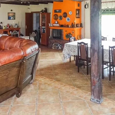 Beautiful Home In Nowe Worowo With Kitchen